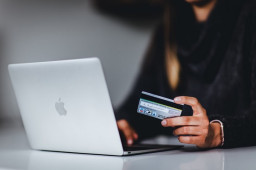 The Cyber Threats Facing Retailers This Holiday Shopping Season