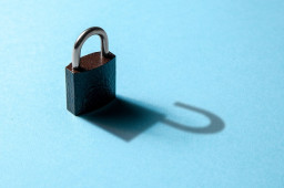 Critical Vulnerability Alert: VMware Aria Operations Networks at Risk from Remote Attacks