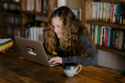What cybersecurity threats to kids parents should be aware of in 2024?