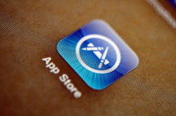 Apple: Sideloading apps will undermine iOS security