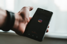 Ban attacks on Instagram users