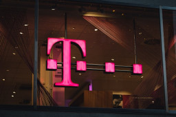 T-Mobile USA Investigates Possible Data Breach