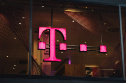 T-Mobile Store Owner Made $25M Illegally Unlocking Cellphones