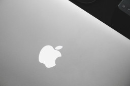 Apple Patches WebKit Code Execution Flaws