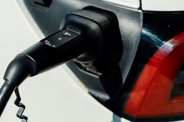 Revolutionizing EVs: Real-Time Data Analytics for Performance & Charging
