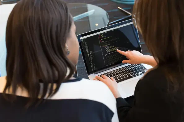 How Can Businesses Align Leadership and IT for AI Success?